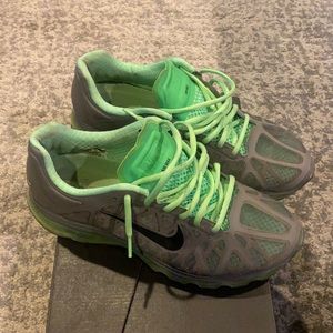 Nike AirMax men’s size 9.5